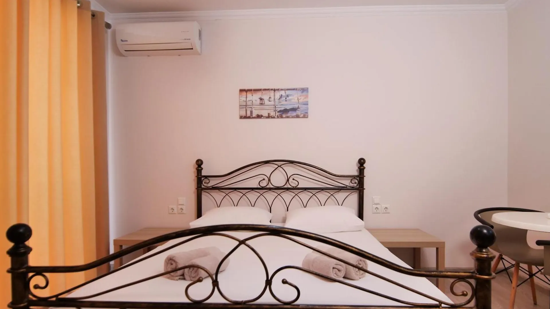 Vironas Hotel Himare