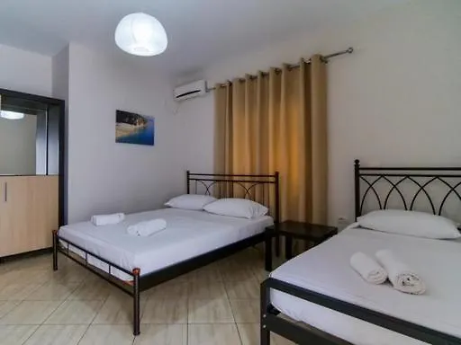 Vironas Hotel Himare