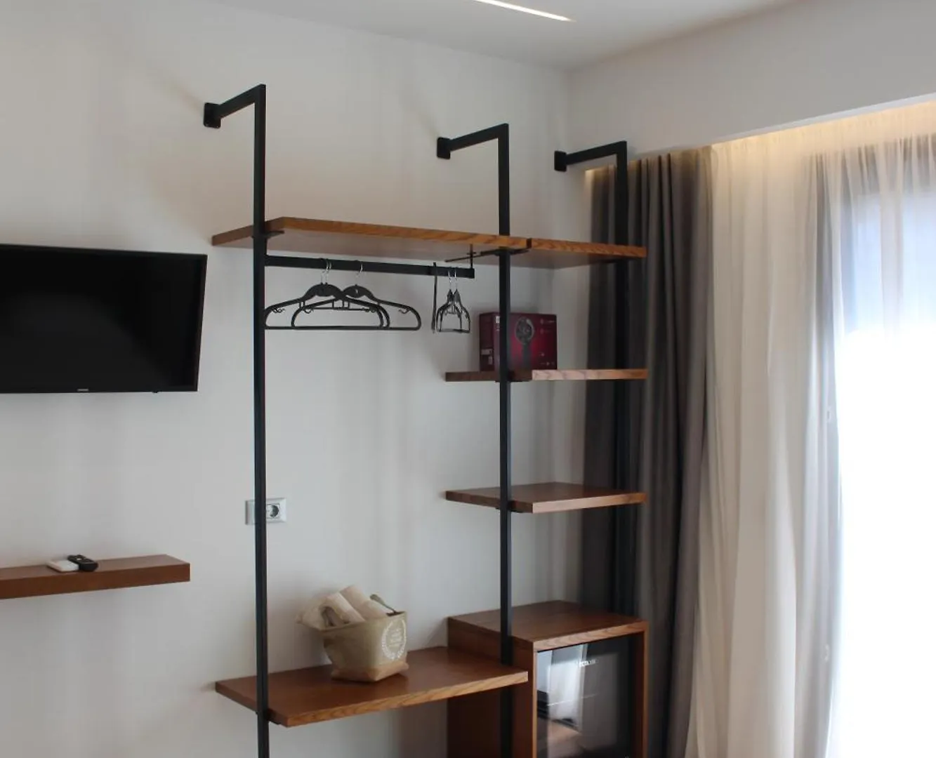 ***  Vironas Hotel Himare Albania