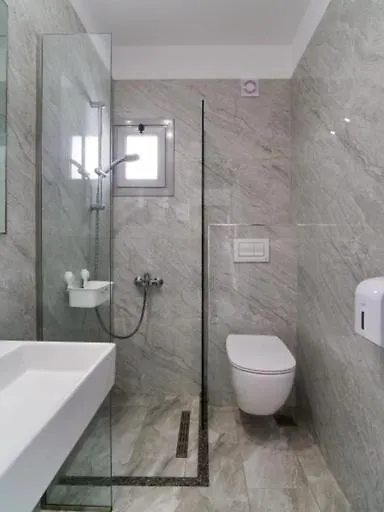 Vironas Hotel Himare