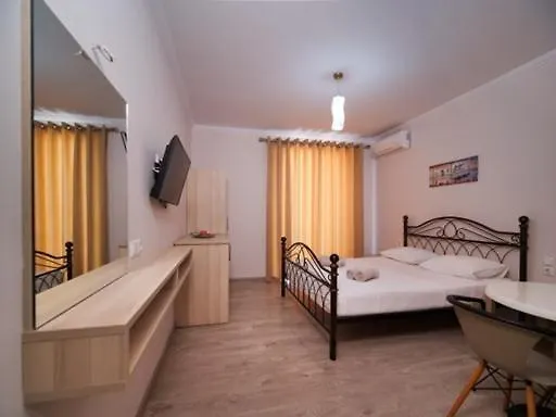 Vironas Hotel Himare