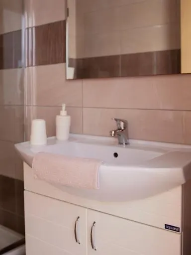 Vironas Hotel Himare 3*,